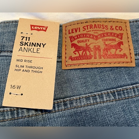 Levi’s 711 Women’s Skinny Ankle Jeans SZ 16W - Picture 4 of 9